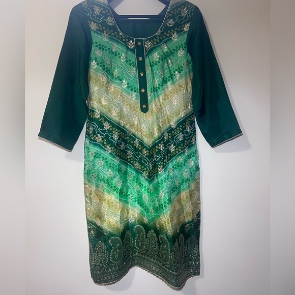 Indian wear (salwaar kammej) - Picture 2 of 6